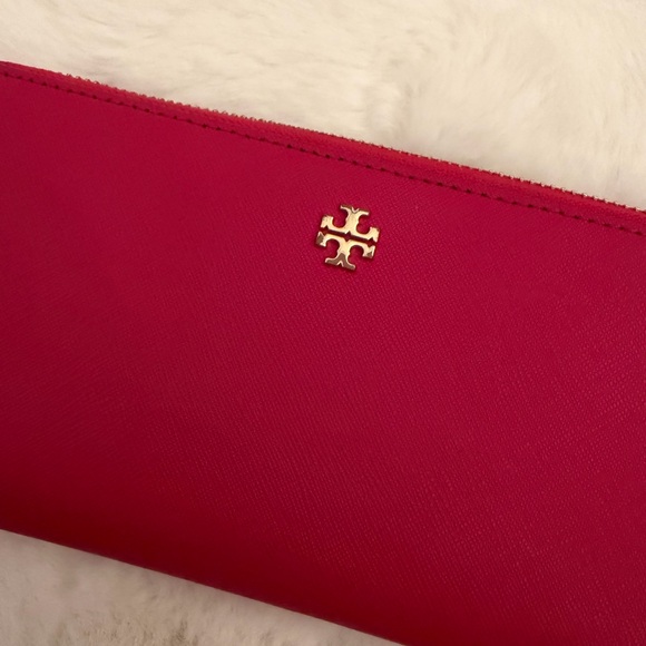 Tory Burch Women's Wallet - Picture 4 of 7